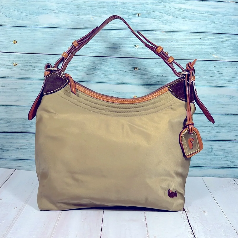 🦆 DOONEY & BOURKE KHAKI NYLON ERICA DUCK EMBROIDERED LEATHER SHOULDER BAG